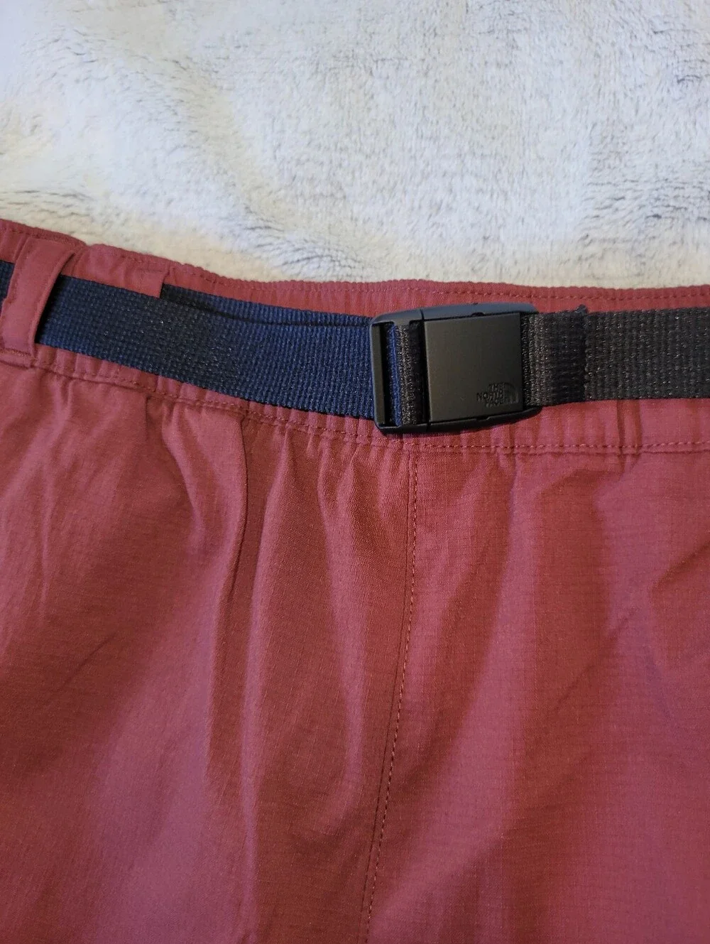 The North Face Mens Large Maroon Class V Pathfinder Belted Hiking Hybrid Shorts